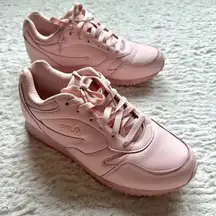 Fila Sneaker Athletic Shoes Women 10 Strawberry Milk Pink Laced Up Casual