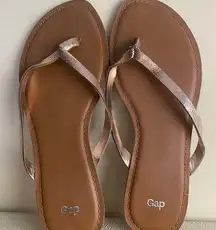 Gap rose gold flip flops size 8