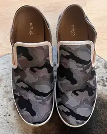 OluKai Women Pehuea Pa’i Slip On Shoes In Soft Pink/Ke Au‎ Camo Size 11