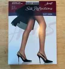 Hanes Silk Reflections Control Top Reinforced Toe Pantyhose 718