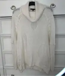 BCBG‎ oversized Cream Sweater size Xs