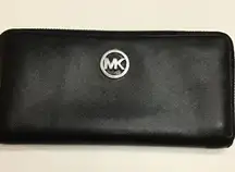 Michael Kors Jet Set Travel Continental Wallet. 
Saffiano leather