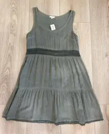 Gray Sleeveless Woman’s Dress