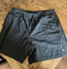 Alo Yoga Men’s Shorts XXL