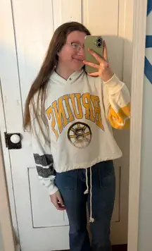 47 Harper slightly cropped Boston’s bruins hoodie