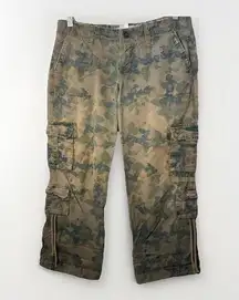 Old Navy Y2K Vintage Floral Camo 8 Distressed Cargo Capris Low Rise 2000s Flaw
