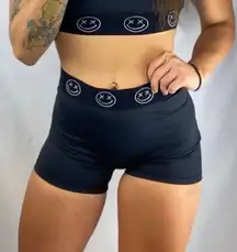 Salty Savage Happy Thoughts wetsuit shorts black small excellent condition