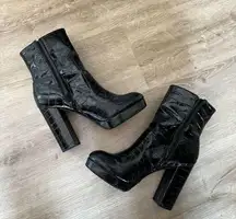 Forever 21 faux snakeskin platform boots - size 8