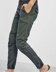 Aritzia TNA HEROIC PANT Cuffed Cargo Black Joggers Pants Size 2