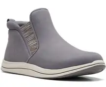 NWOB Clarks Women's 10W Breeze Clover Shoes‎ Casual Booties-Breeze Clover-Taupe