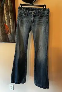 Citizens of Humanity Faye #184 low waisted full leg women’s jeans. Size 27