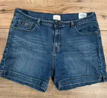 LEVI’S VINTAGE 515 Mid-rise Mid-wash Denim Jean Shorts | Size 12