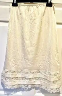 Vintage Movie Star RN 15411 USA Made Ivory Lace 100% Nylon Half Slip - Size M