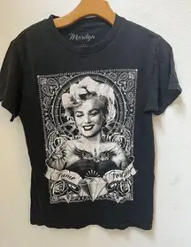 MARILYN MONROE BLACK GRAPHIC SHIRT SMALL (L6)
