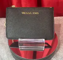 Michael Kors NWT💛  Keychain card holder retail $188.