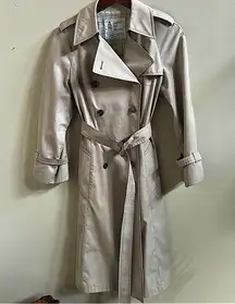 London Fog Double Breasted Trench Coat in Beige Tan size Medium 6 petite