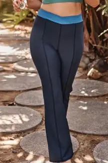 SUMMERSALT The Shield Blue Colorblock Cross-Waist Flare Leggings NEW 4