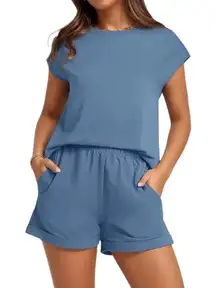 Women's Solid Regular Short Sleeves T-shirt & Solid Elastic Waist Shorts