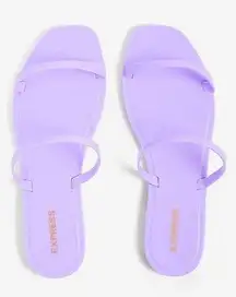 NWT  Sandals
