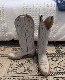 White cowgirl boots