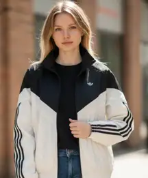 NWT Adidas Originals R3CD TT Women's Jacket Full Zip Loose Fit JZ6777
