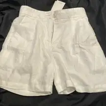 NWT  chariot organic tailored look linen shorts white 2