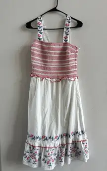 Draper James Embroidered Smocked dress Size Medium