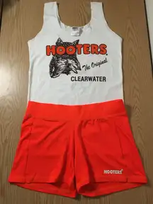 New Women’s Hooters Tank and Shorts Uniform outfit from Clearwater Florida Size Large