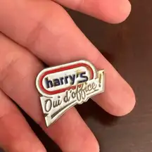 Vintage Harry's Oui d'office Pin