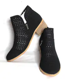 Boutique By Corkys Brier Cut-out Ankle Booties Size 11 NWOB Suede