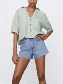 NWT  HIGH RISE DENIM SHORTS MID-BLUE