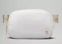 Lululemon Everywhere Belt Bag 1L Vapor/Gold/White