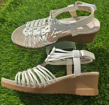 Baretraps Taren women's wedge sandal in white  Size 7.5