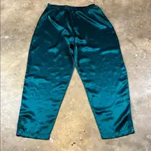 Vintage Victoria’s Secret Gold Label Pajama Pants in emerald green
Size: Medium