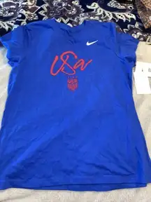 NWT Nike Women's  USA Soccer T Shirt Size Medium