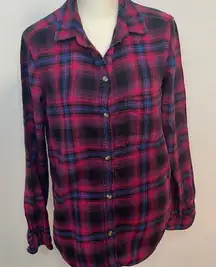 American Eagle Outfitters soft flannel shirt.  Ahh-maxi fly soft.  Size XS.