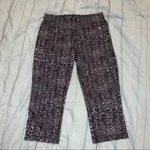 Danskin  Now cheetah print Capri leggings, 8-10 M