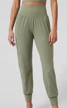Athleta Salutation Cargo Jogger Green Size Small Tall Athleisure