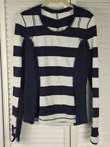 Lululemon Run White Deep Indigo Wide Bold Stripe Switch Back Long Sleeve Top‎ 8