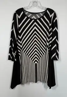 Coco Bianco shark bite black white top size small