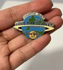 Hard Rock Cafe  Chicago Earth Day 2000 Save the Planet Pin