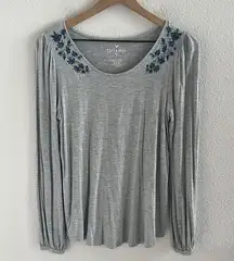 American Eagle Soft & Sexy Gray Long Sleeve Embroidered Floral Feminine M