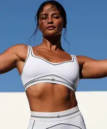 Alo Airbrush Heart Throb Bra