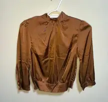 Monteau Los Angeles Brown Cropped Tie Back Keyhole Small 3/4 Balloon Sleeve