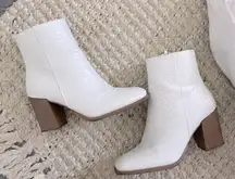 Altar'd State White Textured Ankle Boots Booties Women's 8 Heels Snake