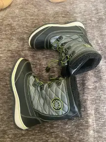 Totes Adventure Gear Girls suede Boots Size 3