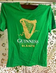 Guinness "Sláinte" St. Patrick's Day T-Shirt Size M Green Clover Harp Graphic