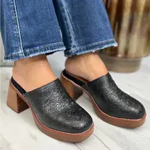 YELLOW BOX 7 Ivaria Women's Platform Heel Mule Clog Black Embossed