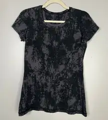 Lululemon Washed Black & Gray Tie-Dye Print Short Sleeve Scoop Neck Athletic Top