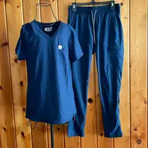 Carhartt Women's Modern Fit Tuck-In Top/Slim Leg Pant size SM/MD blue scrub set